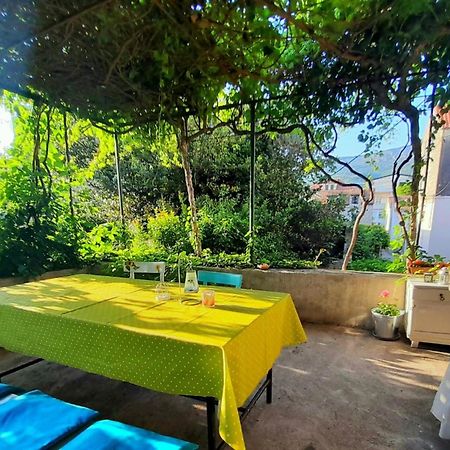 Dida Roko, Rustikalni Apartman S Terasom Kaštela Esterno foto