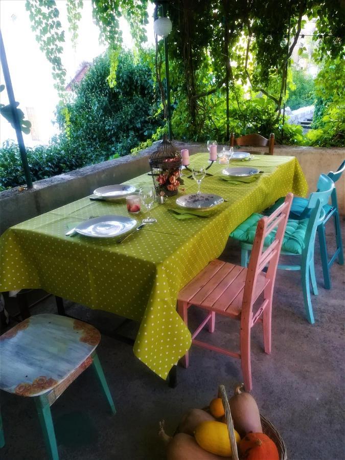 Dida Roko, Rustikalni Apartman S Terasom Kaštela Esterno foto