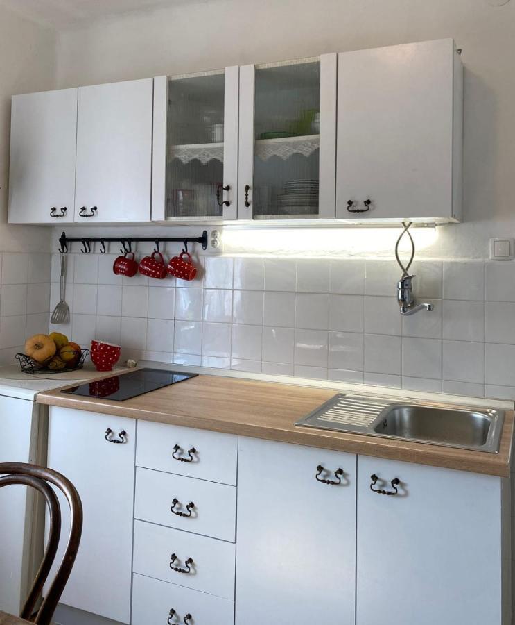 Dida Roko, Rustikalni Apartman S Terasom Kaštela Esterno foto