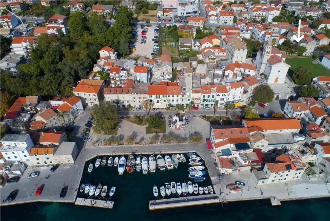 Dida Roko, Rustikalni Apartman S Terasom Kaštela Esterno foto