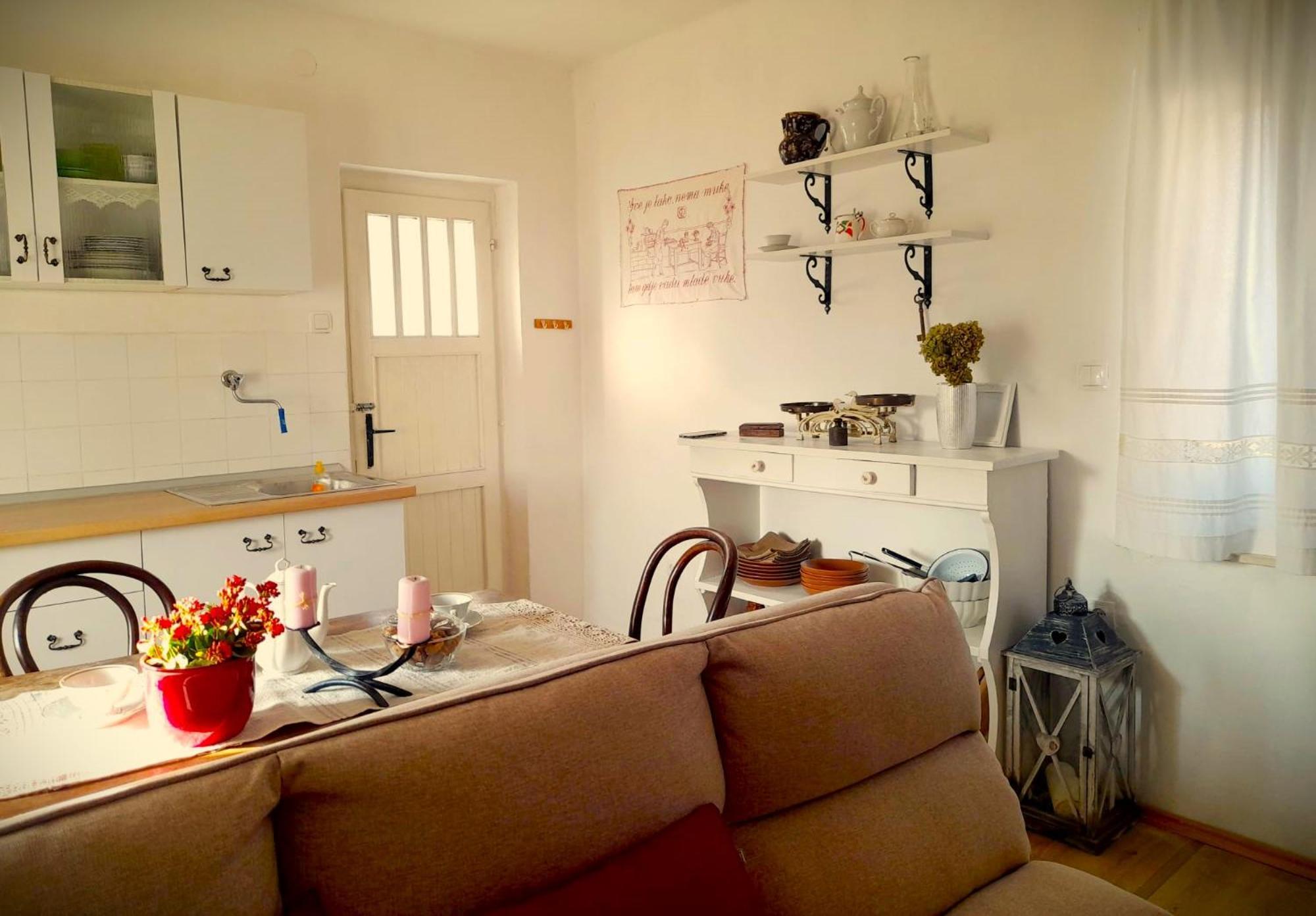 Dida Roko, Rustikalni Apartman S Terasom Kaštela Esterno foto